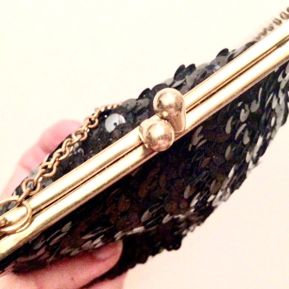 ***SOLD***Small Black Sequined Clutch Evening Handbag Coin Purse w/Chain Strap - Picture 5 of 8